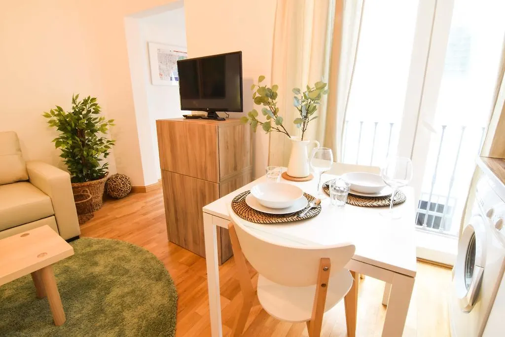 Letmalaga Carreteria Apartment