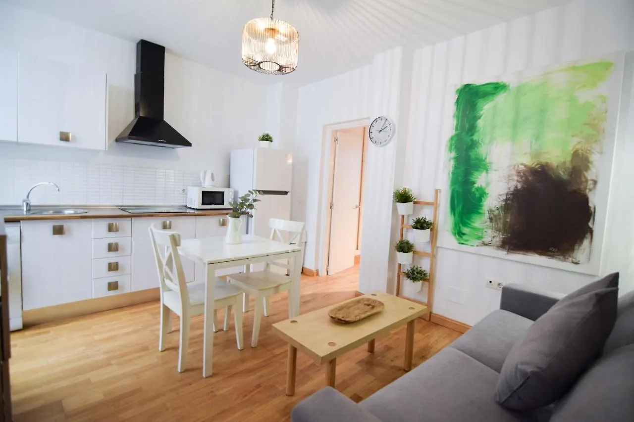 Letmalaga Carreteria Apartment