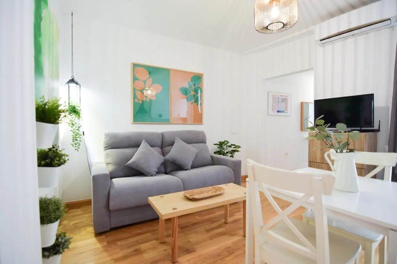 Letmalaga Carreteria Apartment